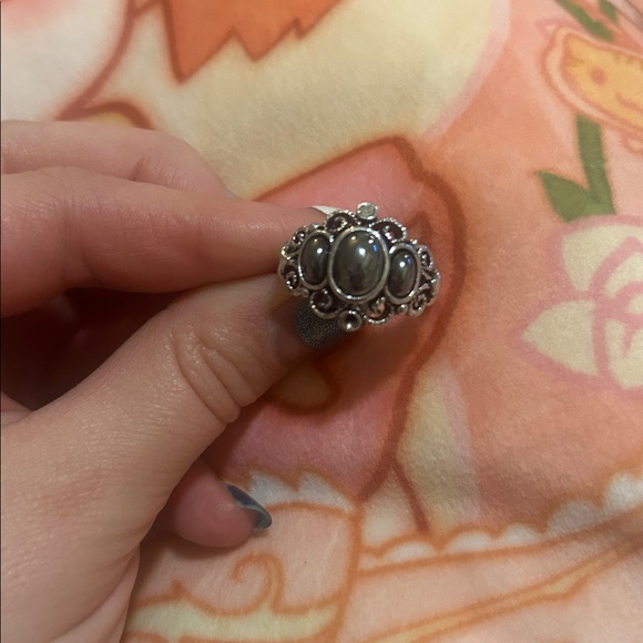 1972 Midnight Splendor Victorian Avon triple hematite Statement ring - Picture 7 of 8